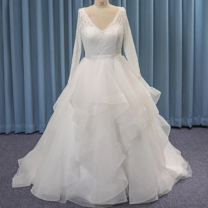 Long Sleeve V-neck Organza Plus Size Ball Gown Wedding Dress